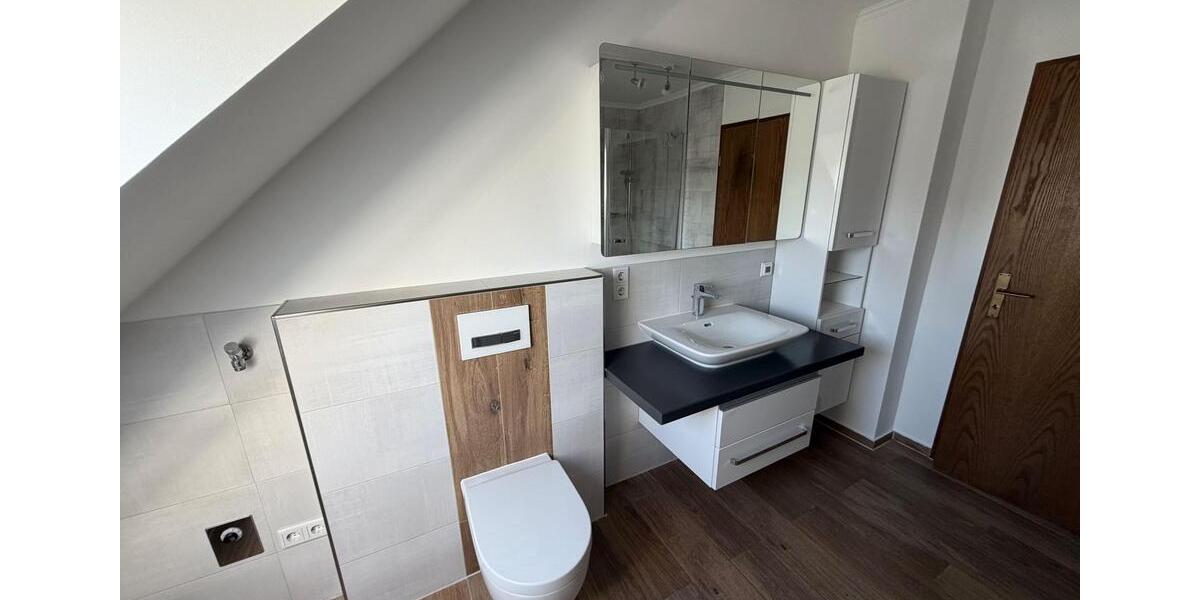 Dachgeschoßwohnung Garbsen - 3 Zimmer, 90 m&sup2;, 1.150&euro; | Angebot:26311002
