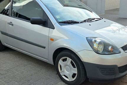 Ford Fiesta 139.470 km 1.950 &euro; Langenhagen 30855