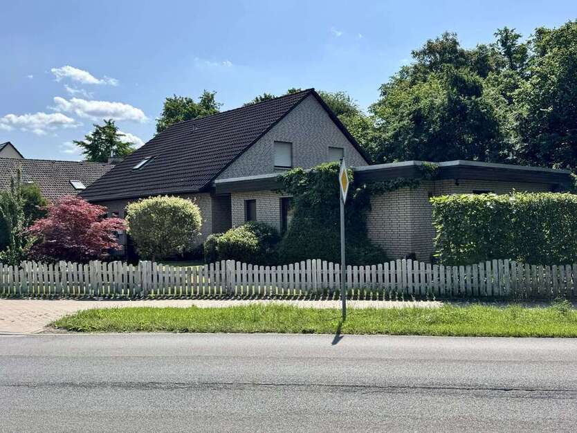 Haus zum Kaufen in Burgwedel 739.500 € 305 m²